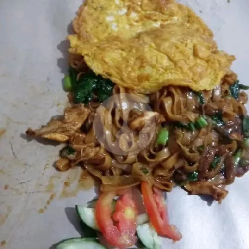Kwetiau Goreng Telor Di Dadar